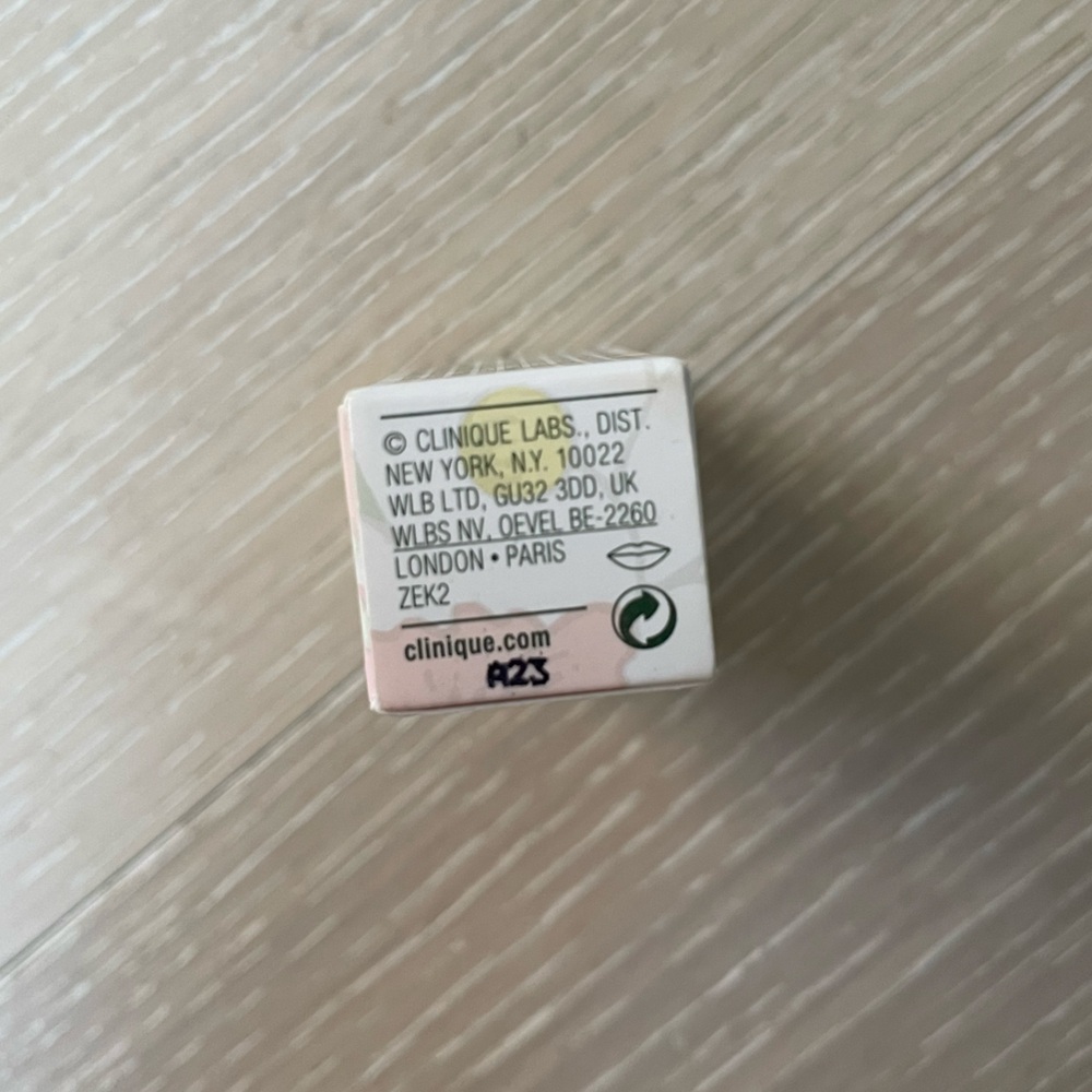 Clinique 13 Love Pop Women’s Red Berry Lipstick NEW - Picture 15 of 16
